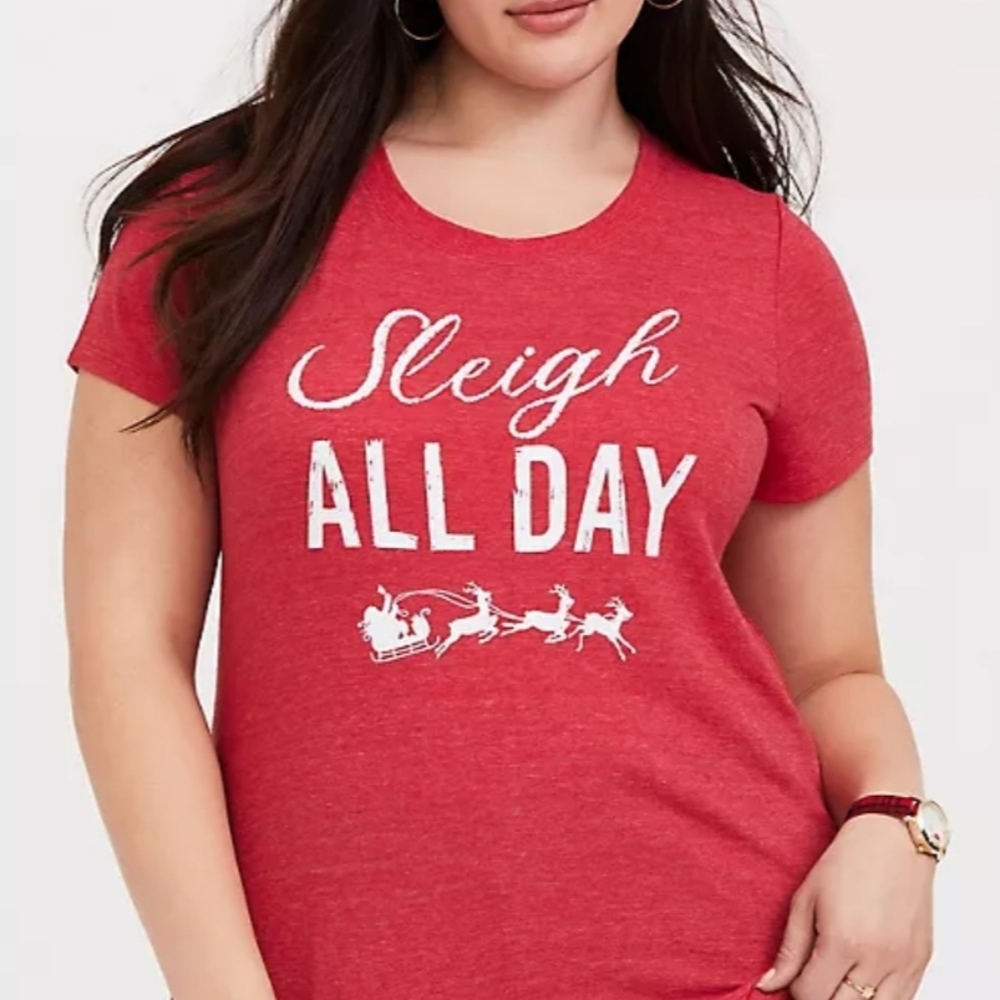 NWT, Torrid 4, sleigh all day Tshirt.